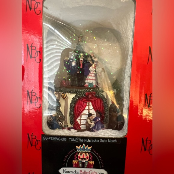 Nutcracker Ballet Gifts NIB Party Scene Snowglobe - Picture 2 of 3